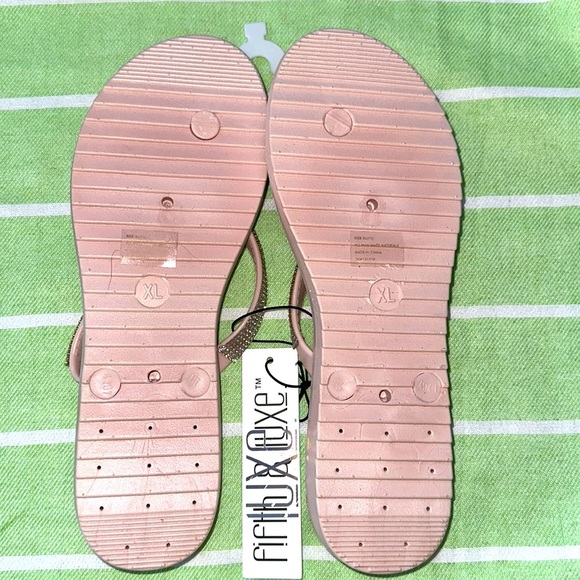 Nwt Rhinestone Blush Pink Flip-flops Size 9/10 or 11 - Picture 3 of 4